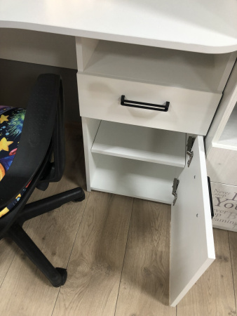 Стол угловой коллекции Престиж (с принтом) от Династия Kids